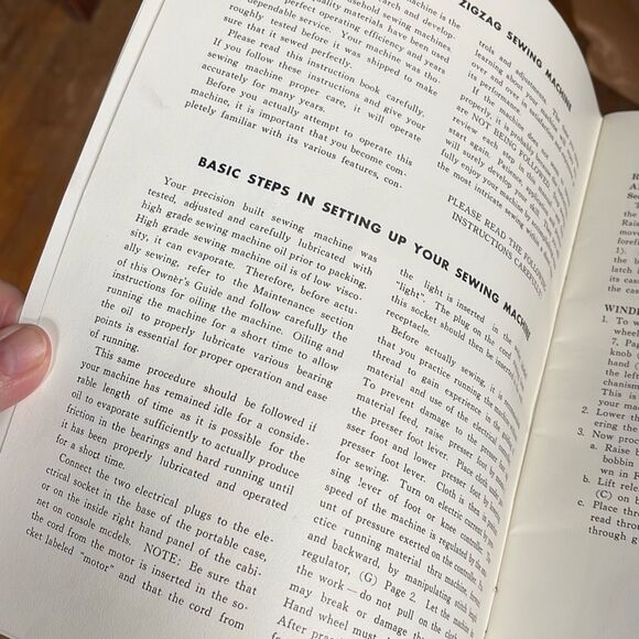 Vintage Wards Signature Sewing Machine extra parts, instruction book and quick s - Picture 10 of 13